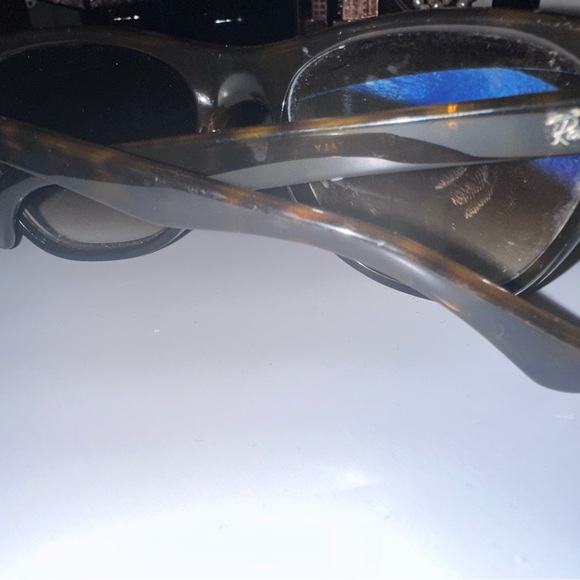 Classic Ray Bans - Picture 3 of 3